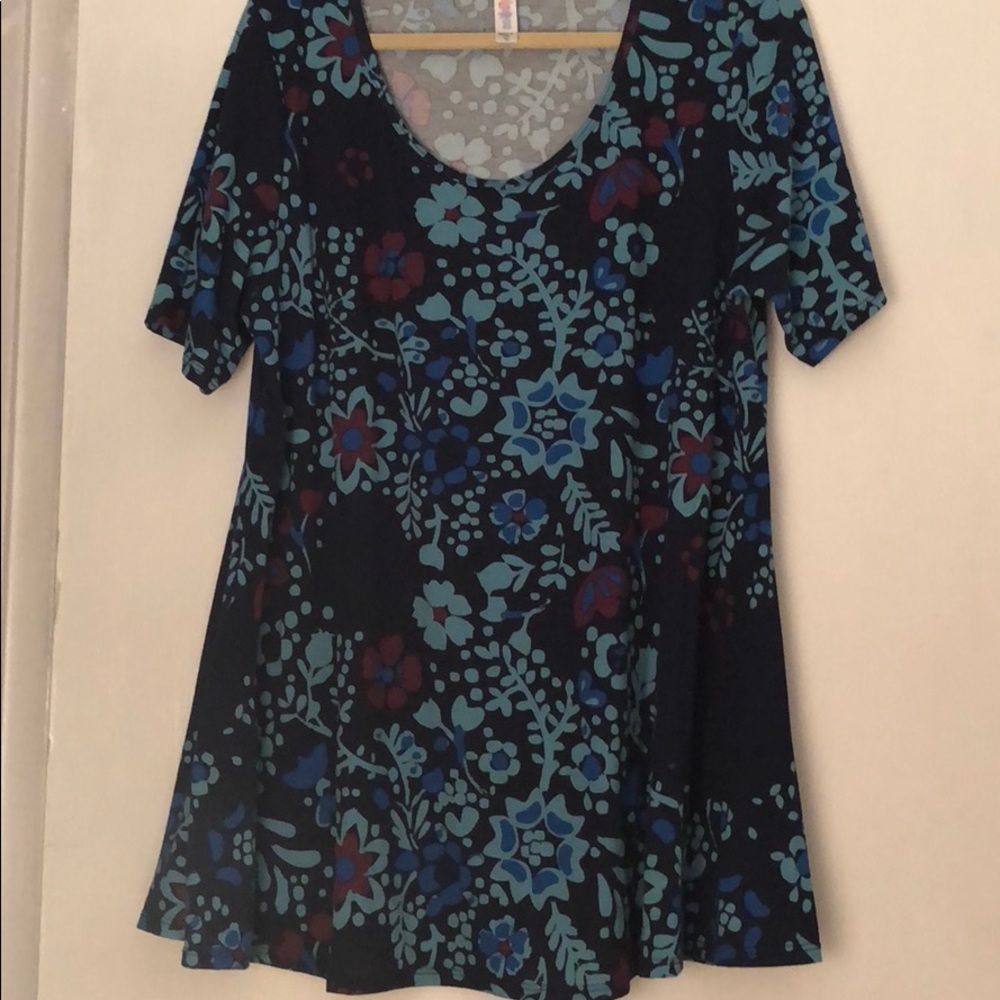 Lularoe top